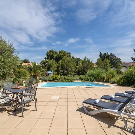 Stylish With Terrace Vila *